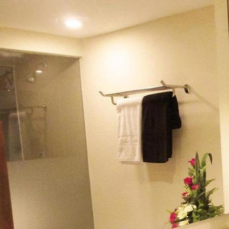 Nite And Day Batam Jodoh Square Hotel Exterior photo