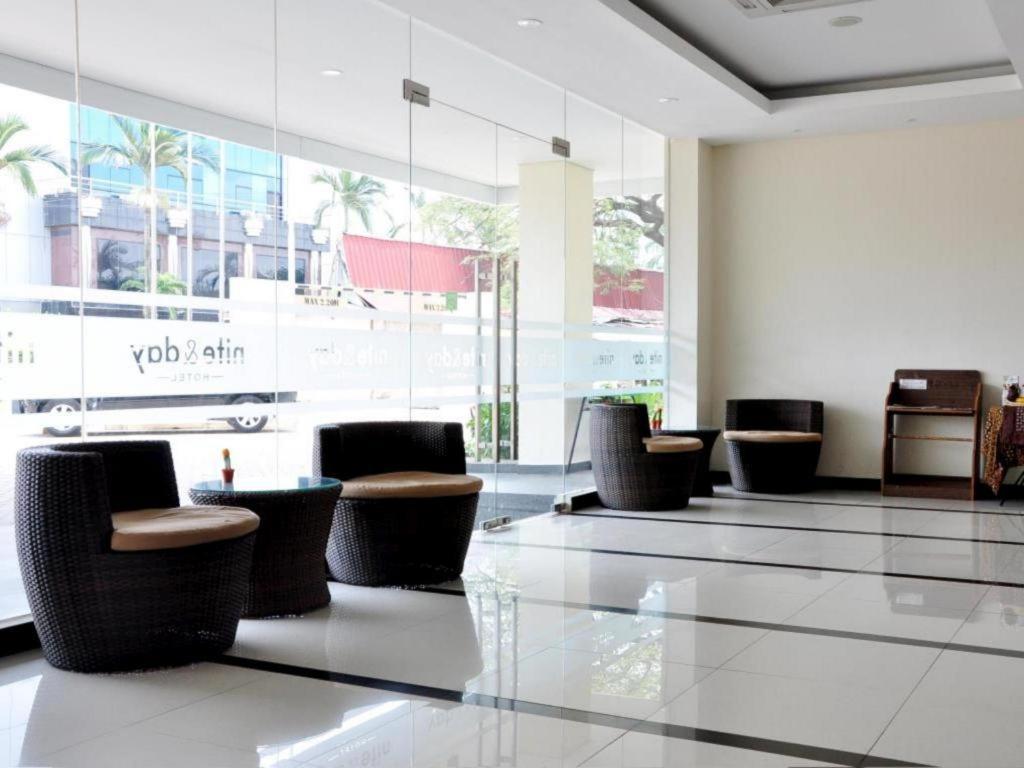 Nite And Day Batam Jodoh Square Hotel Exterior photo