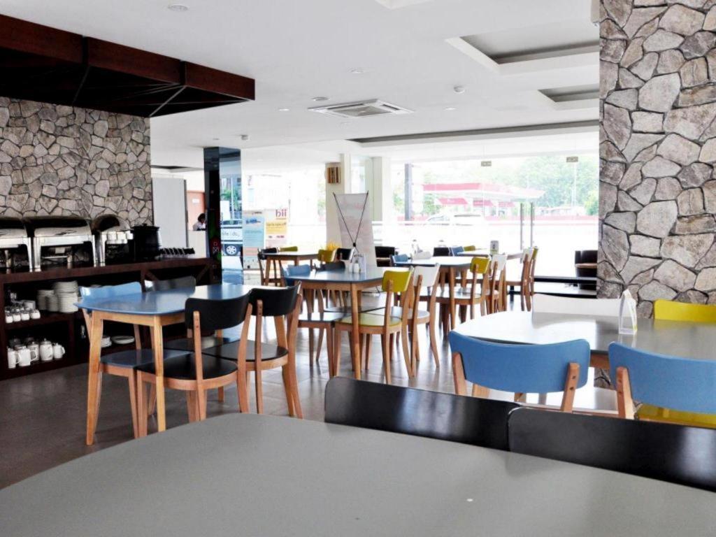 Nite And Day Batam Jodoh Square Hotel Exterior photo