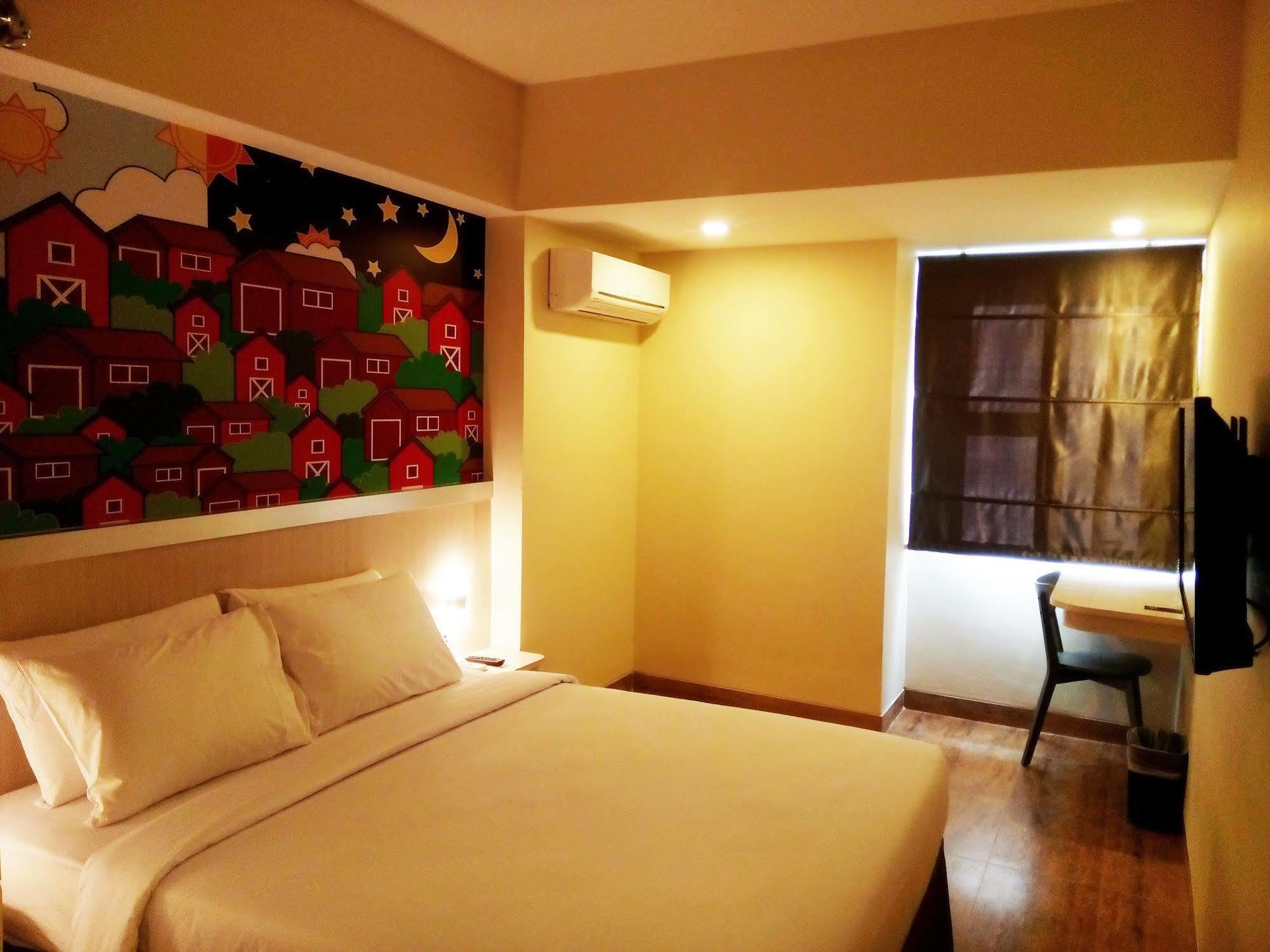 Nite And Day Batam Jodoh Square Hotel Exterior photo