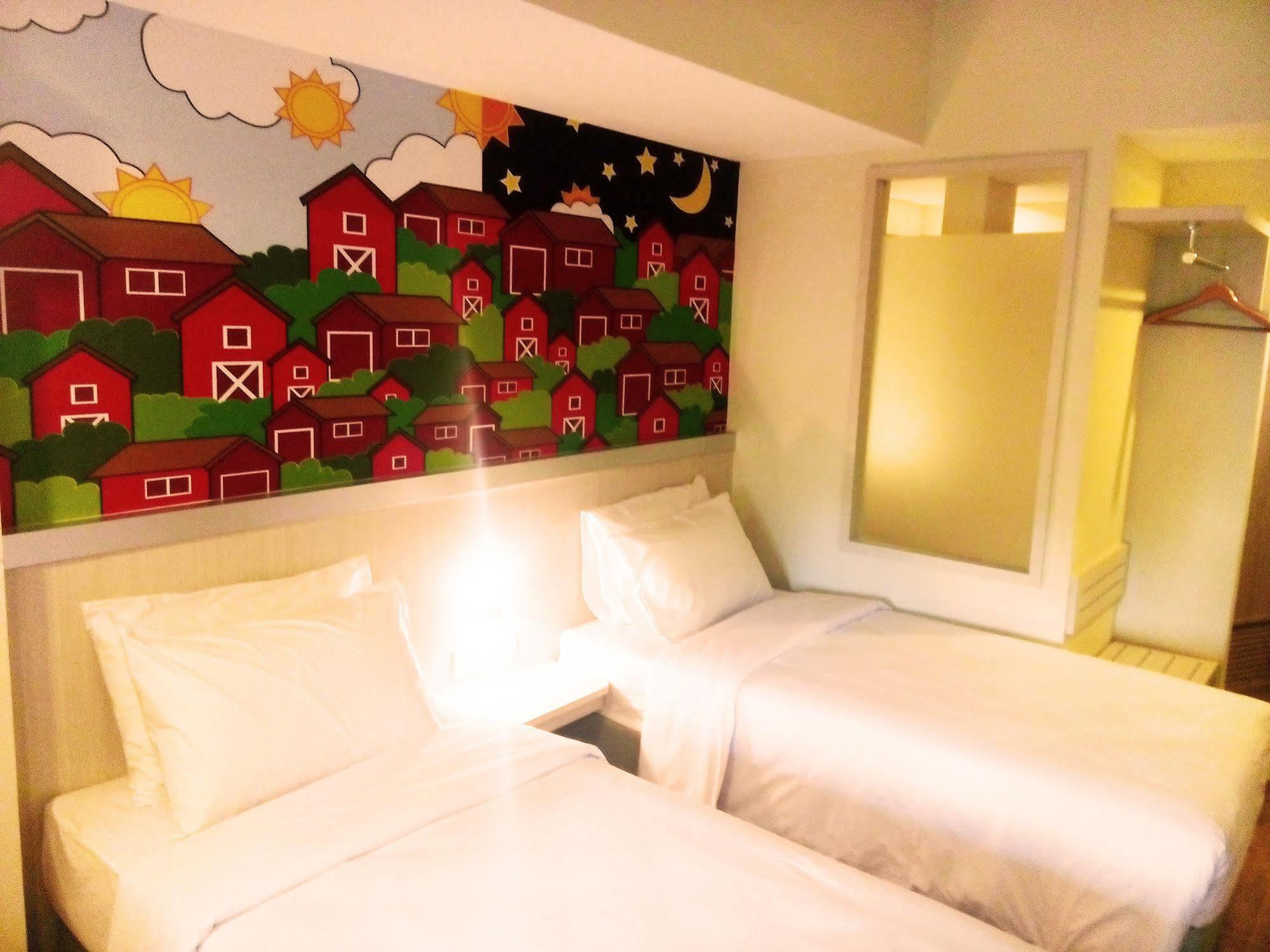 Nite And Day Batam Jodoh Square Hotel Exterior photo